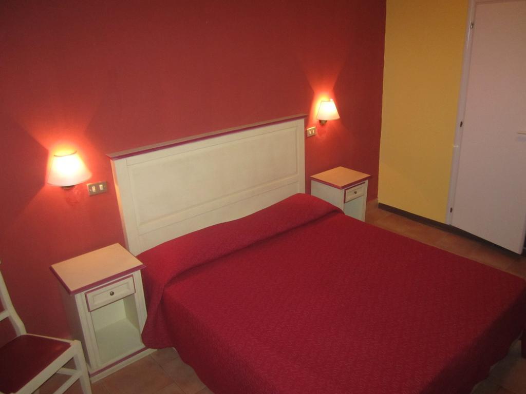 Hotel Savonarola Floransa Oda fotoğraf