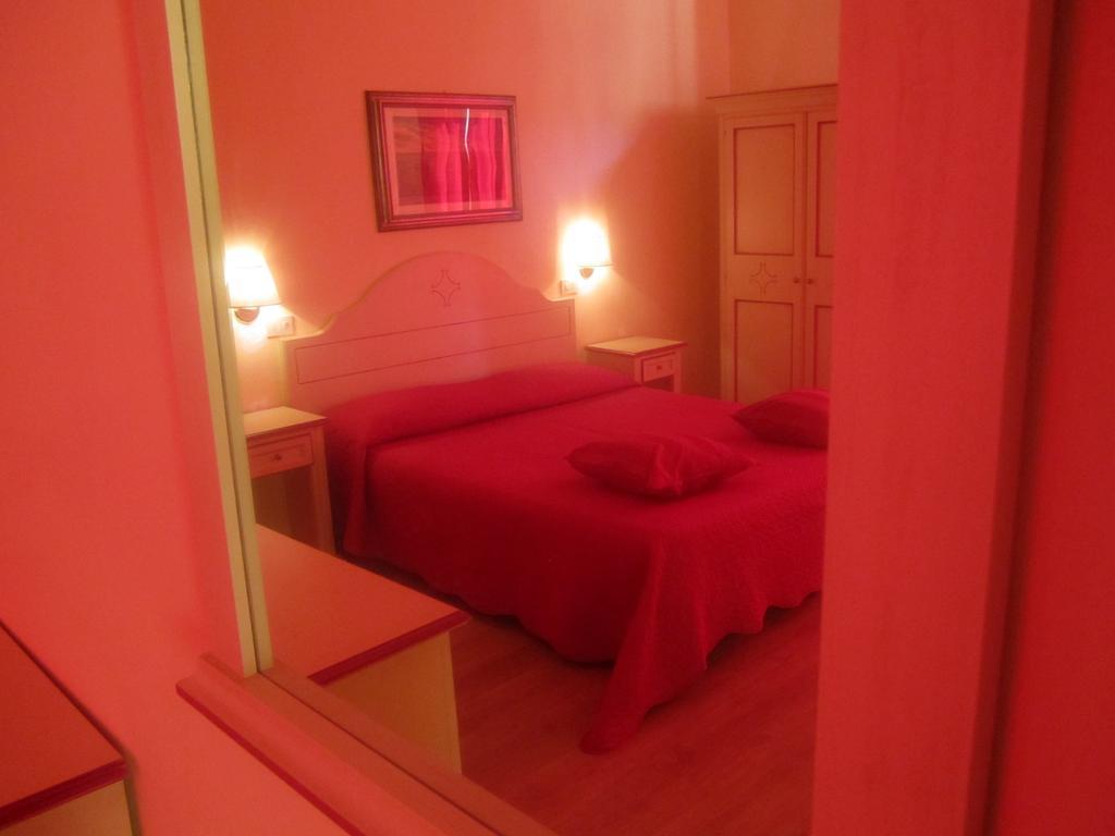 Hotel Savonarola Floransa Oda fotoğraf
