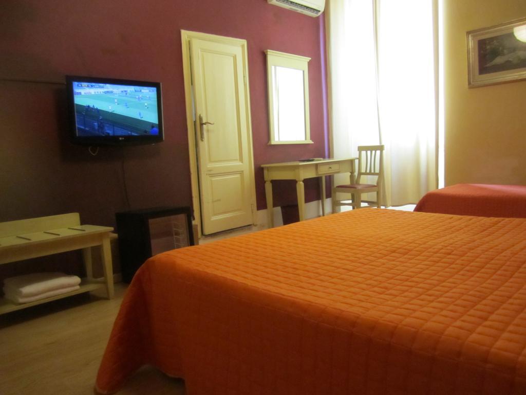 Hotel Savonarola Floransa Oda fotoğraf
